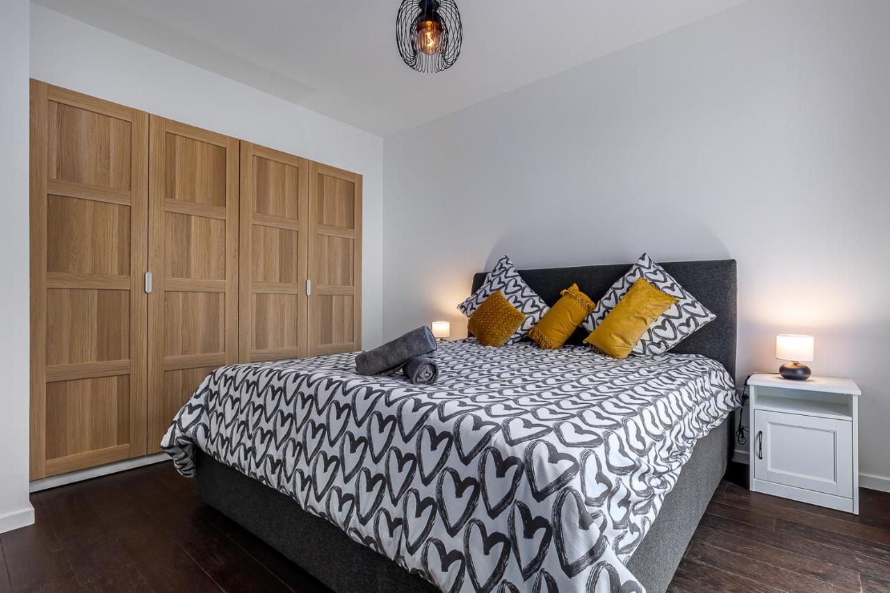 King Size Bed - Free Private Parking - Garden & Terrace - 14Min From Disneyland Ferrières-en-Brie Exterior foto