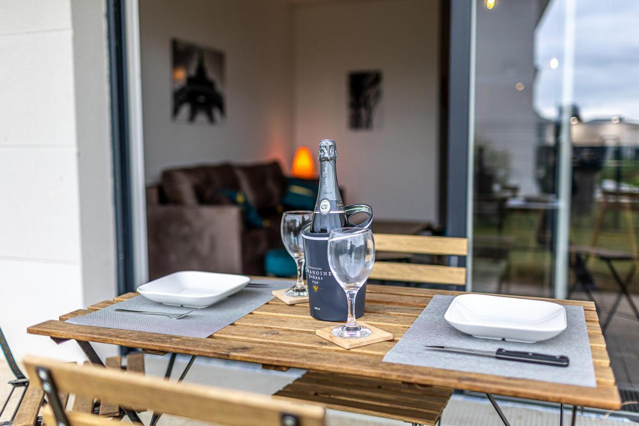 King Size Bed - Free Private Parking - Garden & Terrace - 14Min From Disneyland Ferrières-en-Brie Exterior foto